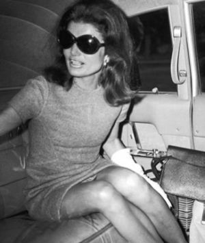 Style icons - Jacqueline Bouvier Kennedy Onassis - jackie-kennedy.jpg